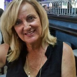 Meet your Posher, Debbie